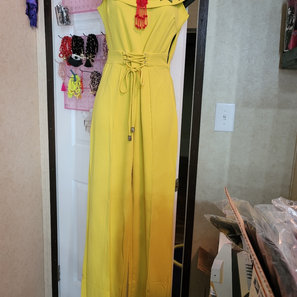 Full body pant suit - Picture 3 of 3